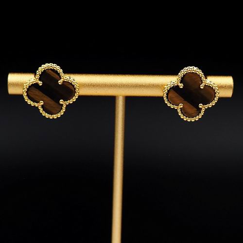 Van Cleef & Arpels earring 12lyh20 (1)