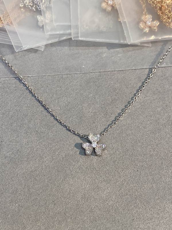 Van Cleef & Arpels necklace 03lyh55 (3)