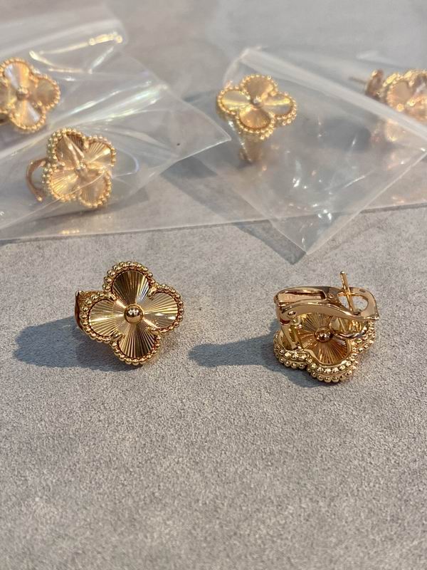 Van Cleef & Arpels earring 03lyh44 (1)