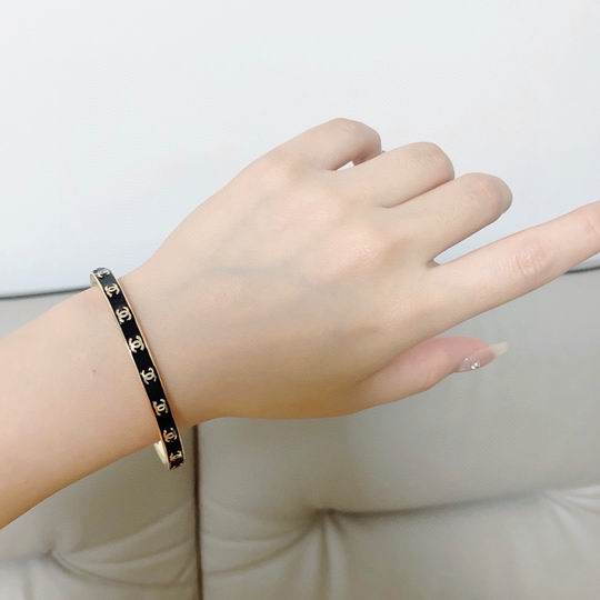 Chanel bracelet 11lyh116 (1)