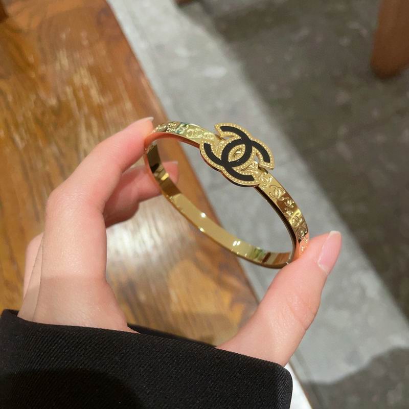 Chanel bracelet 05yxh11 (1)