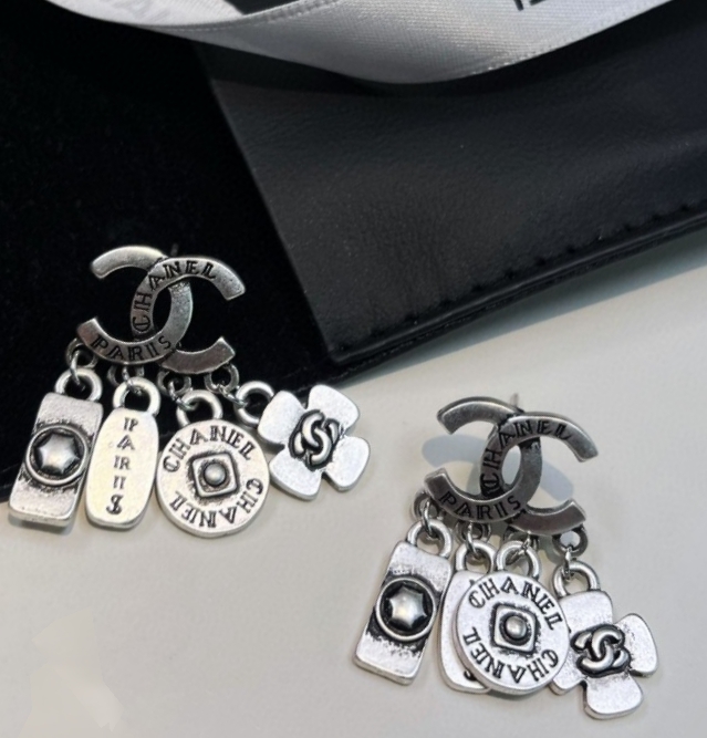 Chanel Earring 06yxh42 (1)