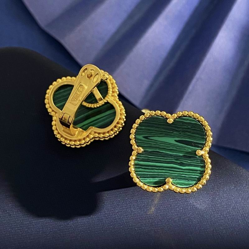Van Cleef & Arpels earring 05yxh01 (1)