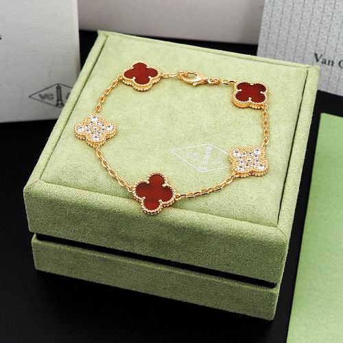 Van Cleef & Arpels bracelet 12lyh38 (1)