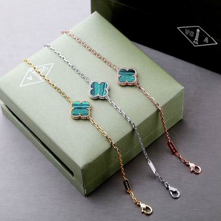 Van Cleef & Arpels necklace 04lyh23 (1)