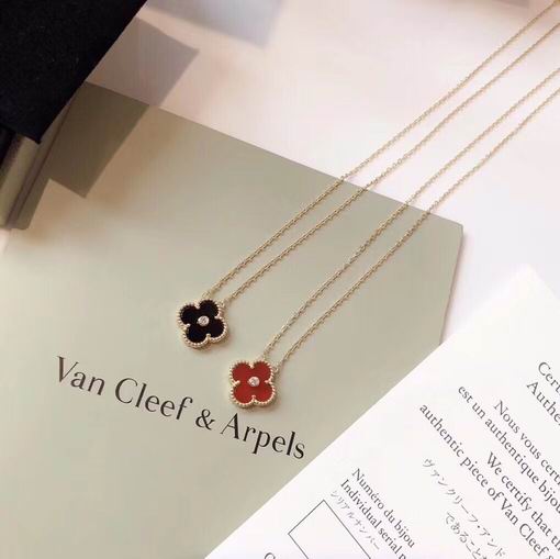 Van Cleef & Arpels necklace 04lyh28 (1)