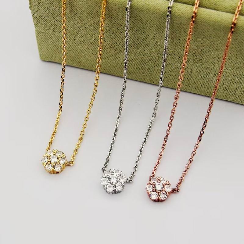 Van Cleef & Arpels necklace 04yxh02 (1)