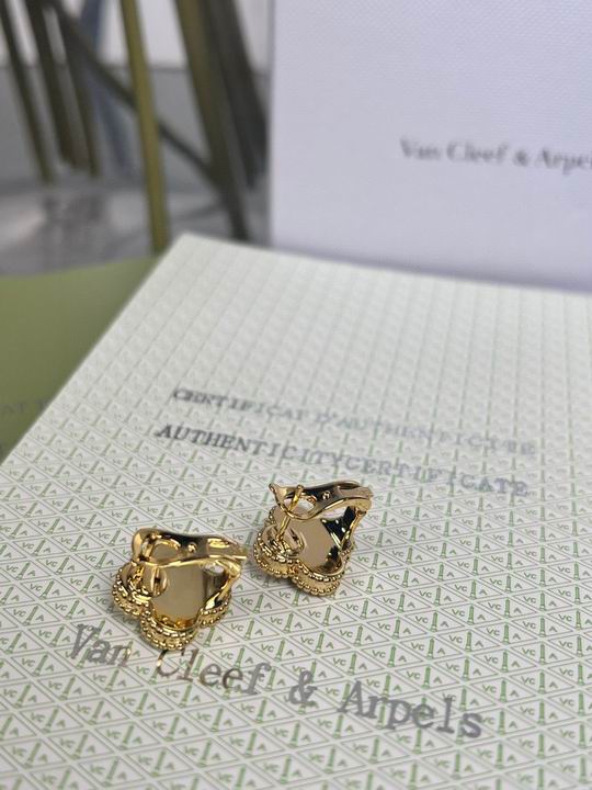 Van Cleef & Arpels earring 11lyh19 (1)