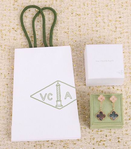 Van Cleef & Arpels earring 04lyh07 (1)