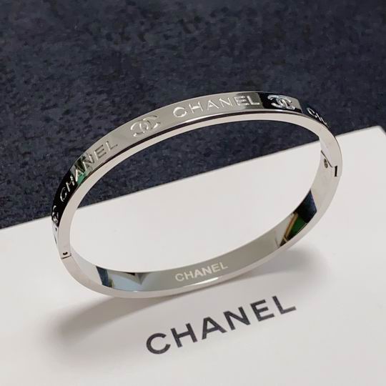Chanel bracelet 12lyh24 (1)