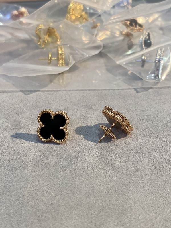 Van Cleef & Arpels earring 03lyh38 (1)