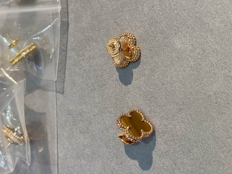 Van Cleef & Arpels earring 03lyh41 (1)