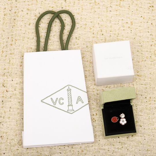 Van Cleef & Arpels ring 06lyh14 (1)