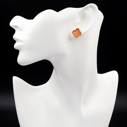 Van Cleef & Arpels earring 12lyh20 (1)