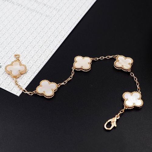 Van Cleef & Arpels bracelet 12lyh37 (1)