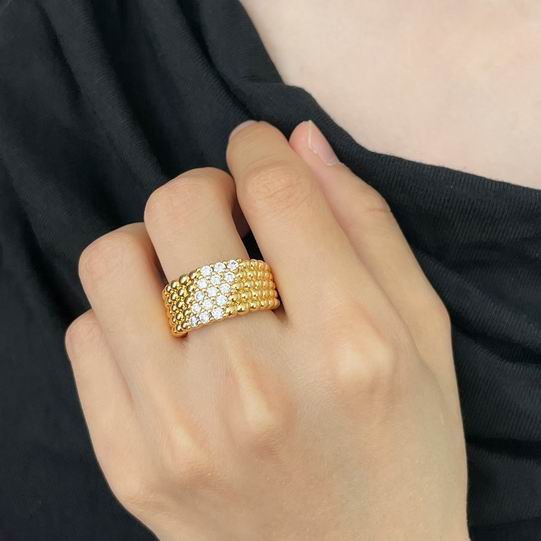 Van Cleef & Arpels ring 12lyh15 (3)