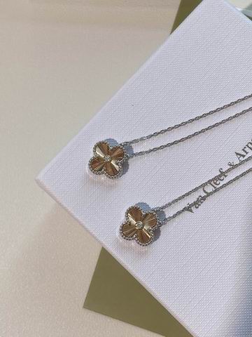 Van Cleef & Arpels necklace 12lyh39 (1)