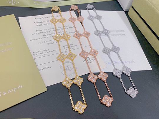 Van Cleef & Arpels necklace 01lyh41 (1)