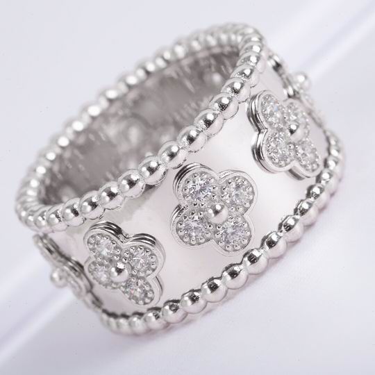 Van Cleef & Arpels ring 04lyh13 (1)