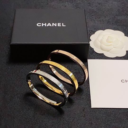 Chanel bracelet 12lyh24 (1)