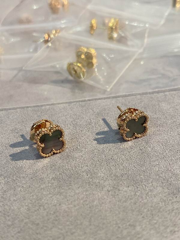 Van Cleef & Arpels earring 03lyh44 (1)