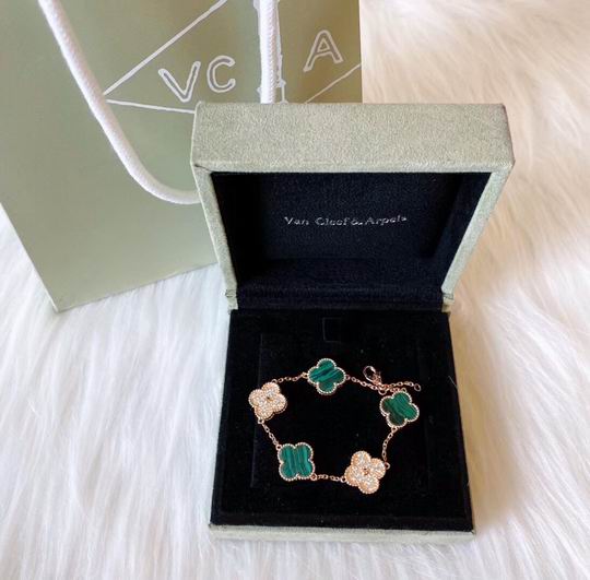 Van Cleef & Arpels bracelet 04lyh25 (1)