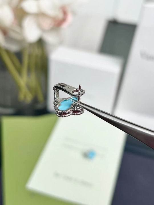 Van Cleef & Arpels earring 11lyh18 (1)