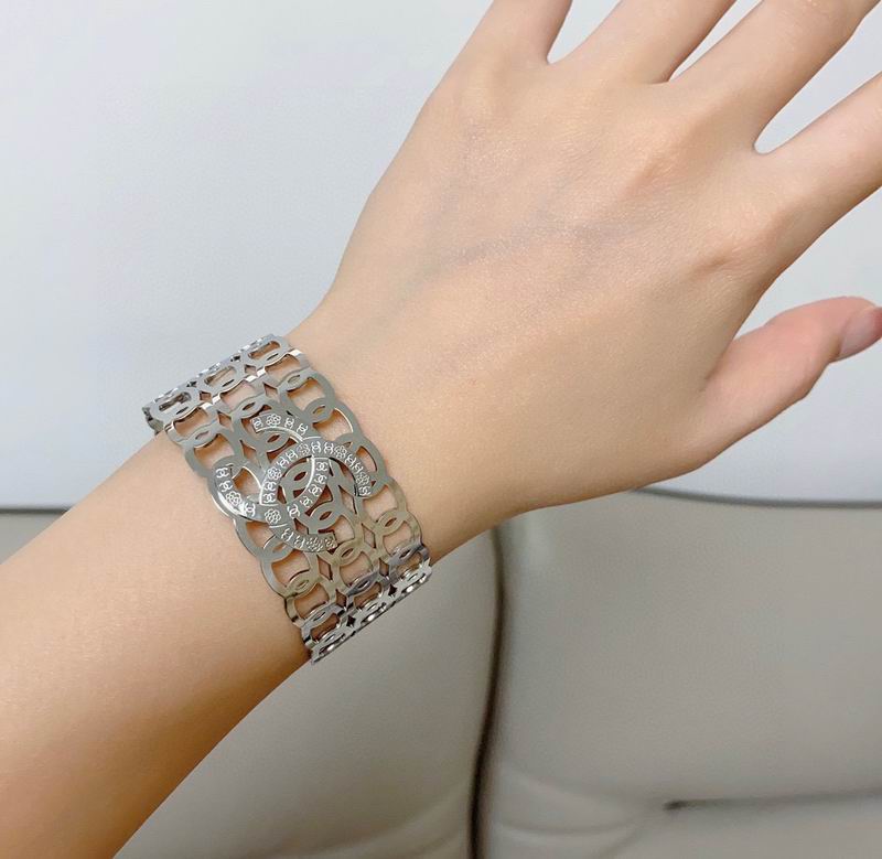 Chanel bracelet 2lyx41 (9)