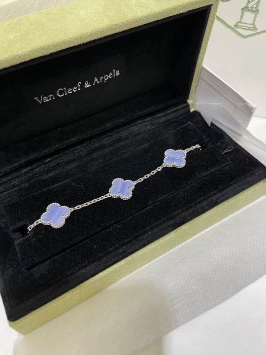 Van Cleef & Arpels bracelet 04lyh31 (1)