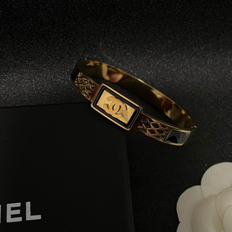 Chanel bracelet 11lyh93 (1)