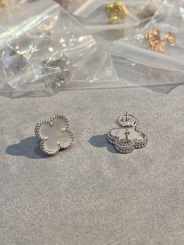 Van Cleef & Arpels earring 03lyh38 (1)
