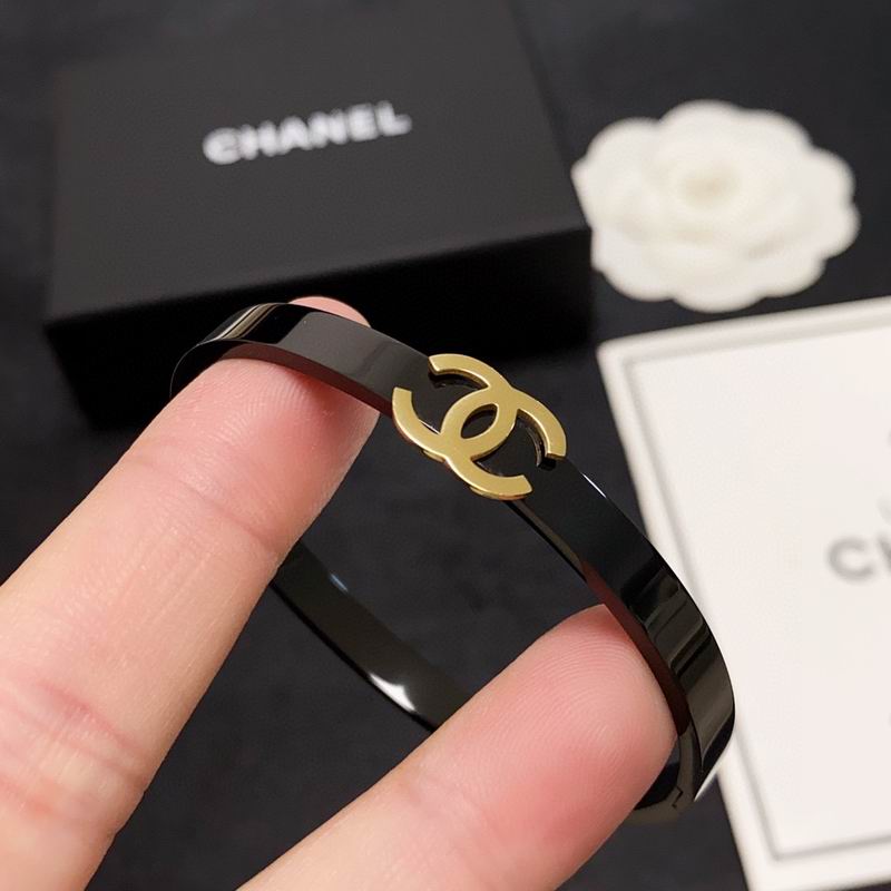 Chanel bracelet 2lyx38 (9)