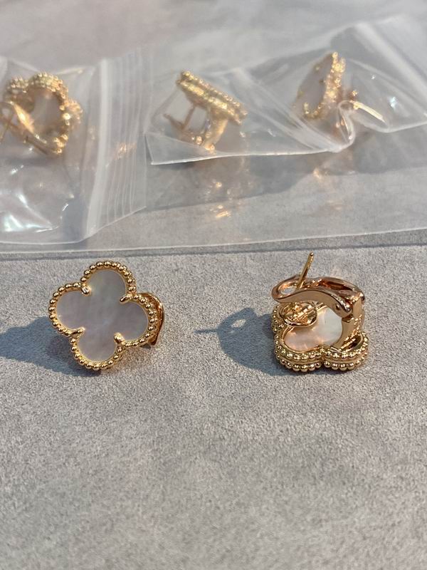 Van Cleef & Arpels earring 03lyh44 (1)