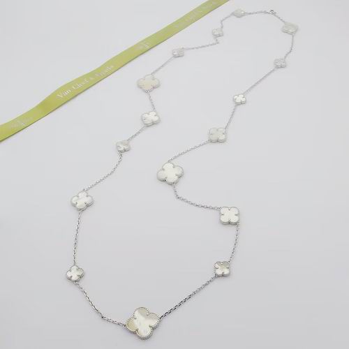 Van Cleef & Arpels necklace 01lyh40 (1)