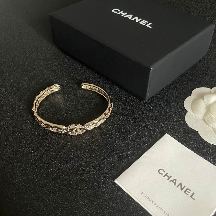 Chanel bracelet 11lyh84 (1)
