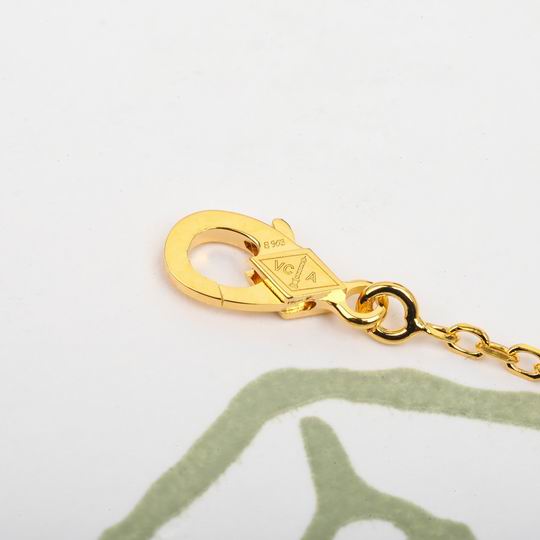 Van Cleef & Arpels necklace 05lyh35 (1)