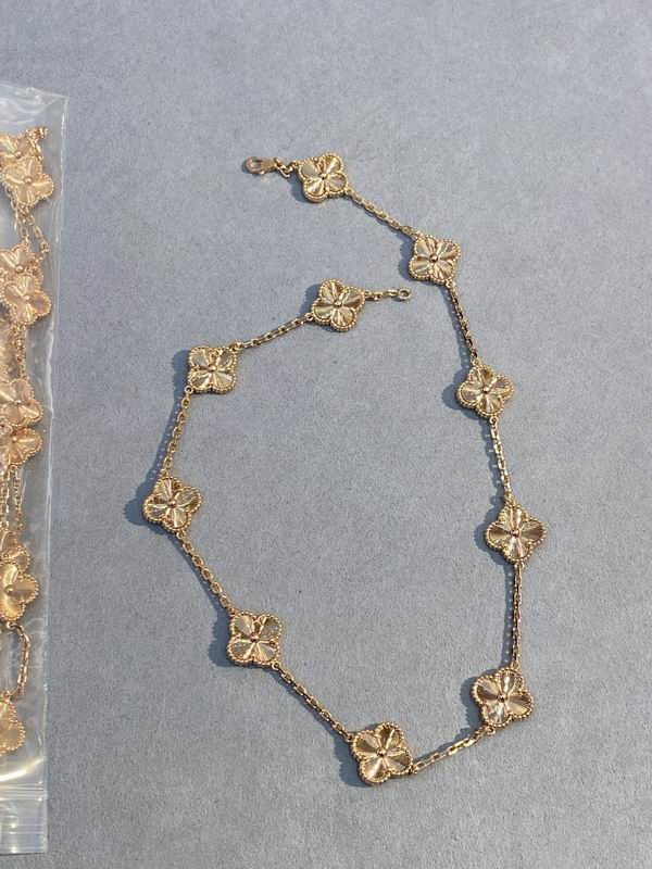 Van Cleef & Arpels necklace 03lyh56 (1)