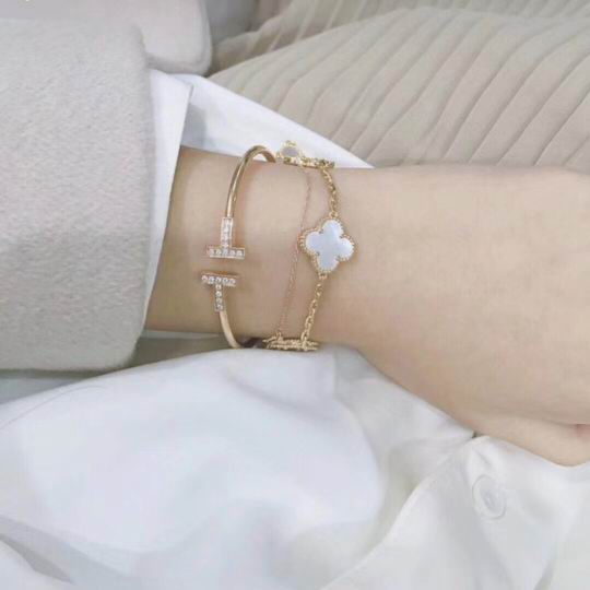 Van Cleef & Arpels bracelet 04lyh24 (1)