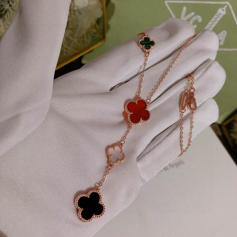 Van Cleef & Arpels necklace 06yxh05 (1)