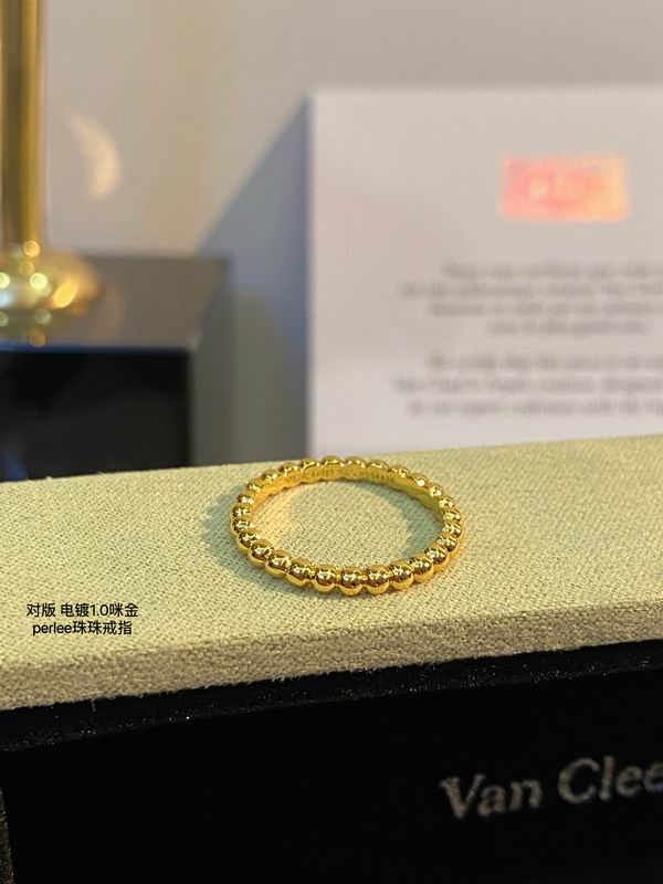 Van Cleef & Arpels ring 03lyh22 (1)