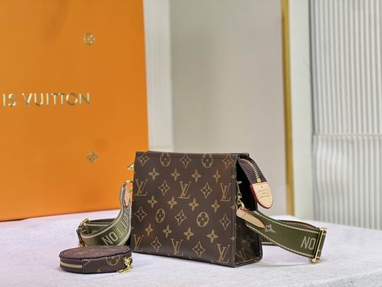 盥洗袋Monogram M47546 M47544 19x15x6cm cs (1)