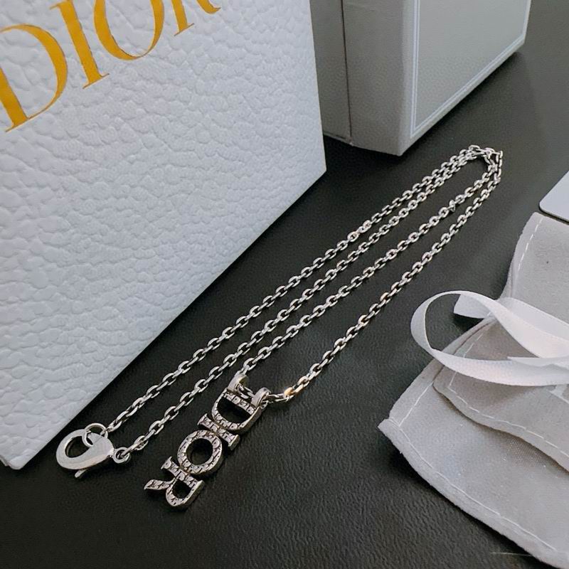 Dior Necklace 05yxh72 (1)