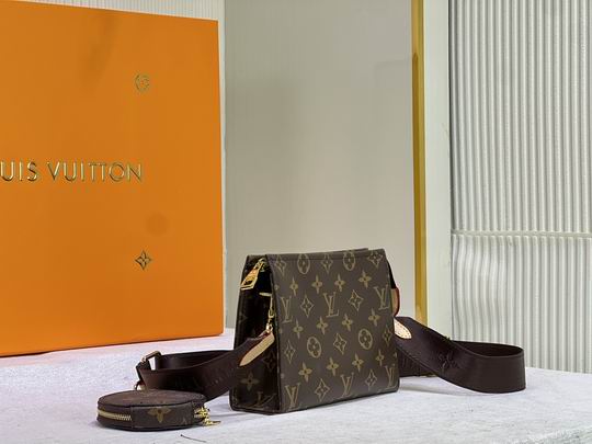 盥洗袋Monogram M47546 M47544 19x15x6cm cs (1)