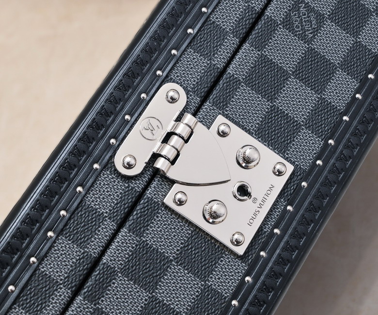 M4700B 34x18x11cm ss1_1