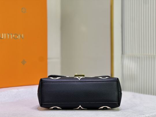MadeleineBB M46008 24x17x8.5cm cs (1)