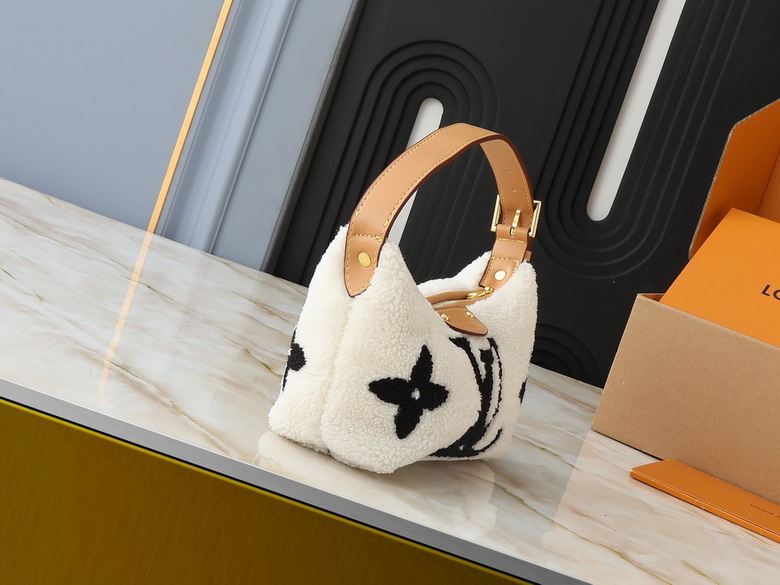 Hills Pochette M11920 18 5x11x6 5cm ss1_1