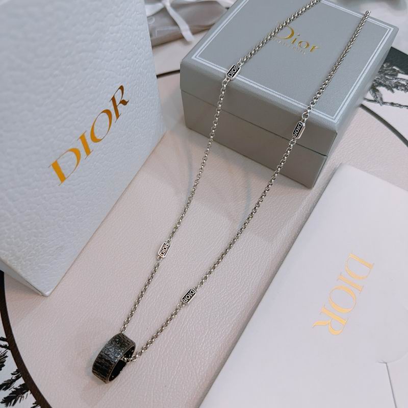 Dior Necklace 05yxh56 (1)