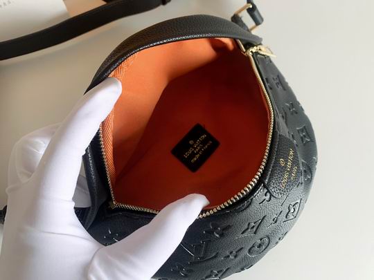 Bumbag M44812 43644 37x14x13cm zy (1)