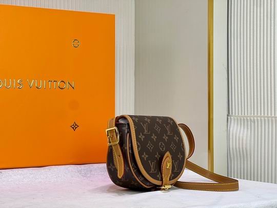Nicolas Ghesquiere M44860 19x9x16cm cs (1)