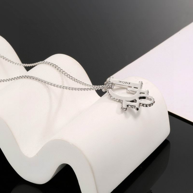 Dior Necklace 05yxh06 (1)